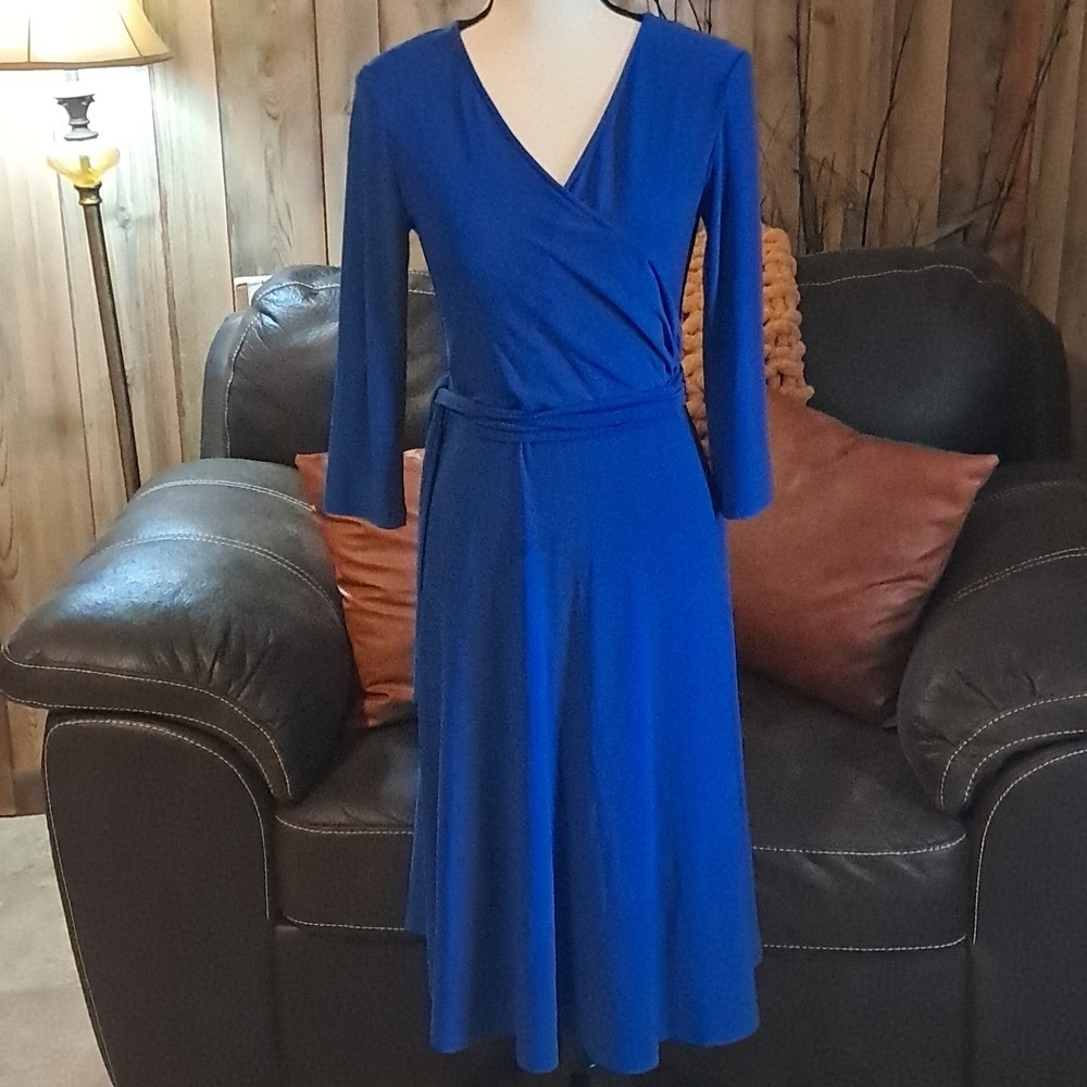 Elsa J Royal Blue, Size 8 Dress Midi Cocktail Knit 3/4 Sleeve Faux Wrap V Neck